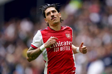 Hector Bellerin ( Arsenal ) .